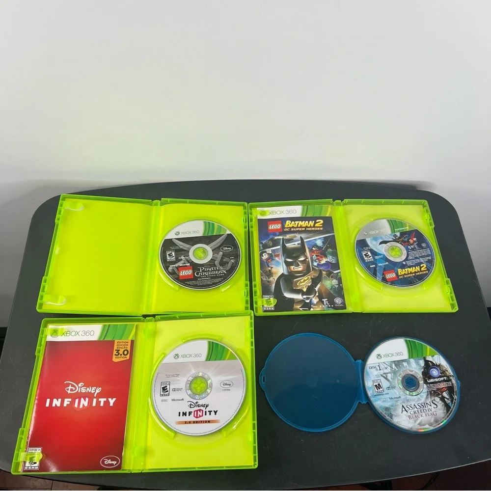Microsoft Xbox 360 S 4GB Console System Bundle Lot With 8 Games Tested & Working